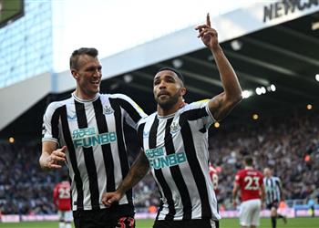 مدافع نيوكاسل نكره مانشستر يونايتد دائم ا وهدفنا التأهل إلى دوري أبطال أوروبا