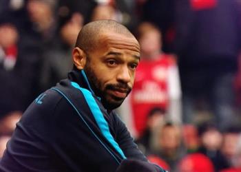 هنري سبب وحيد قد يحرم آرسنال من لقب الدوري الإنجليزي