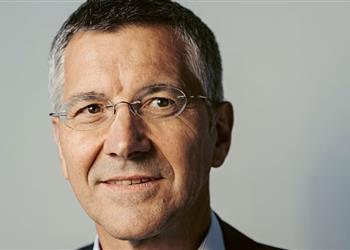 رئيس بايرن ميونخ يرد على أنباء إقالة أوليفر كان ويتعهد انتظروا صفقات قوية