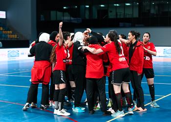 الأهلي يهزم الزمالك ويتوج بكأس مصر لسيدات كرة اليد