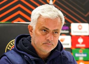 مورينيو يثير التكهنات بشأن مستقبله مع روما بعد اهتمام باريس سان جيرمان