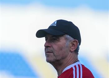 كولر يحاضر لاعبي الأهلي وجلسة خاصة بين عبد الحفيظ ورئيس البعثة