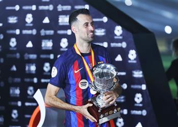 آس بوسكيتس أخبر زملاءه بقراره النهائي بشأن مستقبله مع برشلونة