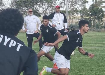 صور ميكالي يوجه طلب ا لـ لاعبي منتخب مصر الأولمبي خلال معسكر الإسكندرية