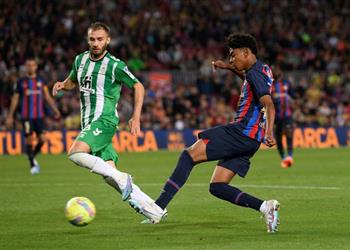 لامين يامال يدخل تاريخ برشلونة والدوري الإسباني أمام ريال بيتيس
