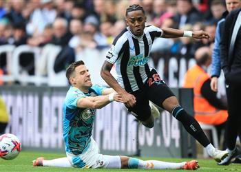 فيديو نيوكاسل يقلب الطاولة على ساوثهامبتون بثلاثية في الدوري الإنجليزي