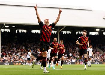 فيديو أمام أنظار آرسنال مانشستر سيتي يتصدر الدوري الإنجليزي بفوز صعب على فولهام