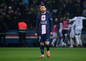 ممثلو ميسي يردون على أنباء فشل تجديد عقده مع باريس سان جيرمان