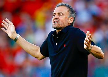 إنريكي يصل لندن للتوقيع مع تشيلسي