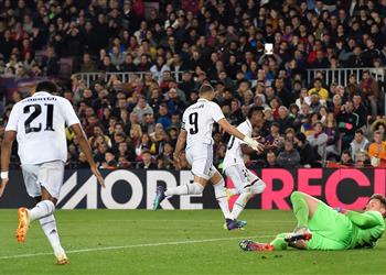فيديو بنزيما يقود ريال مدريد لاكتساح برشلونة برباعية والتأهل إلى نهائي كأس ملك إسبانيا