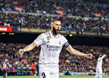 فيديو هاتريك بنزيما يسجل هدف ريال مدريد الرابع أمام برشلونة