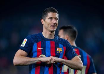 ليفاندوفسكي أنا ضحية لنجاحي وبكيت بعد انتقالي إلى برشلونة