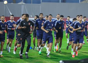 مران الأهلي كولر يحاضر اللاعبين بالفيديو استعداد ا لـ بيراميدز