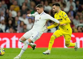 فالفيردي يضرب لاعب فياريال في وجهه والشرطة تتدخل