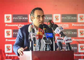 رئيس بعثة الأهلي يجتمع مع عبد الحفيظ في تونس