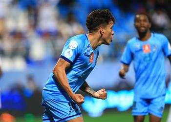 فيديو الباطن يقلب الطاولة على الطائي بفوز قاتل برباعية في الدوري السعودي