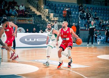 الأهلي يفوز على الاتحاد في أولى مواجهات نهائي دوري السلة وتألق تومسون وعمر طارق