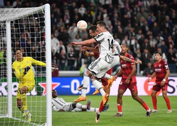 اشتباكات بين جماهير يوفنتوس وإشبيلية واللاعبين بعد هدف جاتي القاتل