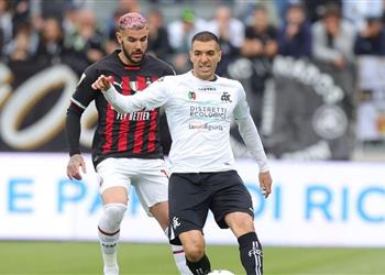 قبل مواجهة إنتر النارية ميلان يخسر بثنائية أمام سبيزيا في الدوري الإيطالي
