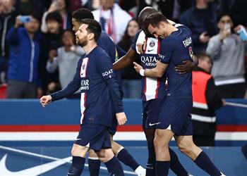 فيديو ليلة طرد حكيمي باريس سان جيرمان يكتسح أجاكسيو بخماسية في الدوري الفرنسي