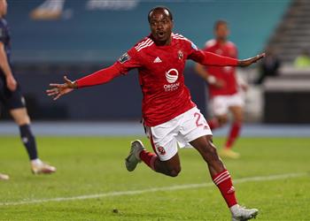 تقارير اهتمام أوروبي بضم بيرسي تاو من الأهلي في الصيف