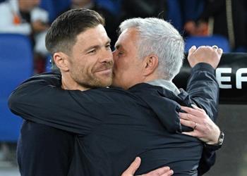 تشابي ألونسو يرد على ارتباطه بتدريب توتنهام ويوجه تحذير ا لـ مورينيو