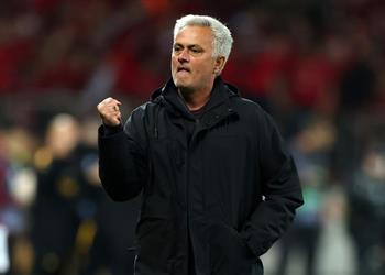 مورينيو بعد تأهل روما لنهائي الدوري الأوروبي لا يهمني دخول التاريخ