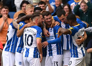 دي زيربي يقود برايتون لإنجاز غير مسبوق في تاريخ النادي