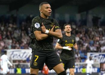 فيديو مبابي يقود باريس سان جيرمان للاقتراب من لقب الدوري الفرنسي بثنائية أمام أوكسير