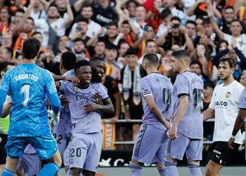 سيبايوس بعد أحداث مباراة ريال مدريد وفالنسيا فينيسيوس لا ي حترم في جميع ملاعب إسبانيا