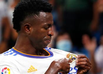 تقارير إسبانية تكشف موقف فينيسيوس جونيور من الرحيل عن ريال مدريد