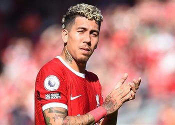 سبورت توضح موقف فيرمينو من الانتقال إلى برشلونة