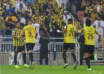 فيديو اتحاد جدة يهزم الباطن بهدف رومارينيو ويواصل صدارة الدوري السعودي