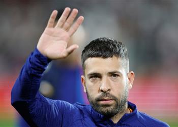 ألبا يتحدث عن كواليس قرار مغادرة برشلونة وإمكانية اللعب مع ميسي