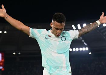 فيديو إنتر ميلان يقلب الطاولة على فيورنتينا ويتوج بطل ا لـ كأس إيطاليا بثنائية لاوتارو