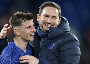 لامبارد يكسر صمته بشأن مستقبل ماونت بعد اهتمام ليفربول ومانشستر يونايتد