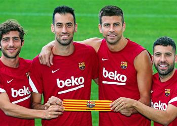 بعد رحيل بوسكيتس وألبا مشجعو برشلونة يختارون قادة الفريق الجدد