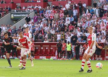 فيديو العملاق البافاري يحافظ على لقبه بايرن ميونخ بطل ا للدوري الألماني بفوز مثير على كولن