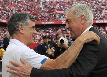 أنشيلوتي يختار فريقه المفضل بين روما وإشبيلية في نهائي الدوري الأوروبي