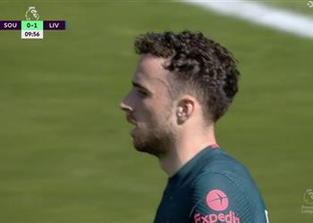 فيديو خطأ دفاعي فادح جوتا يسجل هدف ليفربول الأول أمام ساوثهامبتون