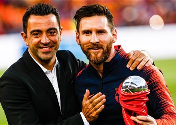 تشافي يلقي بالكرة في ملعب ميسي لحسم قرار العودة إلى برشلونة