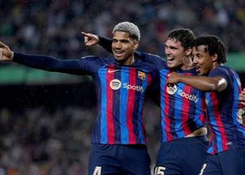 ديلي ميل ليفربول يقدم عرض ا لمدافع برشلونة