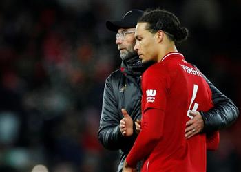 فان دايك يعطي الضوء الأخضر لليفربول للتعاقد مع هدف مانشستر يونايتد