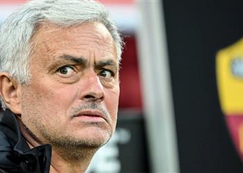 مورينيو يرد على أنباء ارتباطه بتدريب باريس سان جيرمان