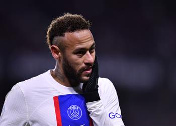 نيمار يتلقى عرض ا ضخم ا من ناد سعودي ويحسم موقفه