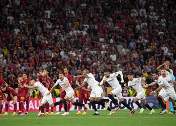 فيديو لا جديد ي ذكر إشبيلية بطلا للدوري الأوروبي على حساب روما بركلات الترجيح