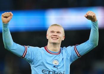 هالاند بعد تربعه على عرش هدافي الدوري الإنجليزي التاريخيين مستعد لمبادلة أهدافي بالثلاثية