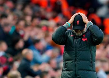 حكم إنجليزي سابق يهاجم كلوب يجب إيقافه لفترة طويلة