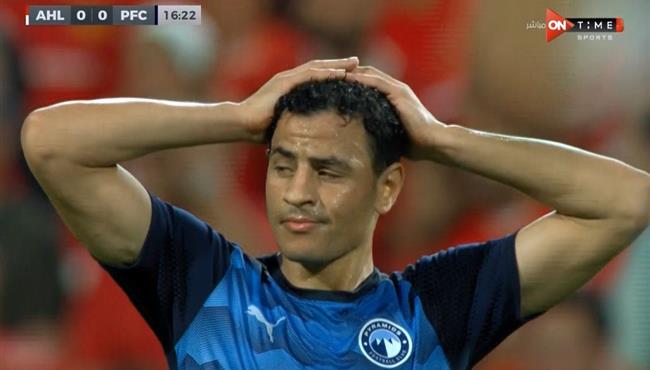 تسديدة قوية من احمد توفيق علي مرمي الاهلي بكأس السور المصري