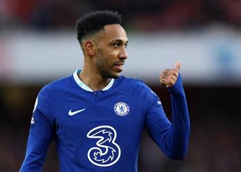 سبورت أوباميانج يقاتل ويضغط على تشيلسي للعودة إلى برشلونة